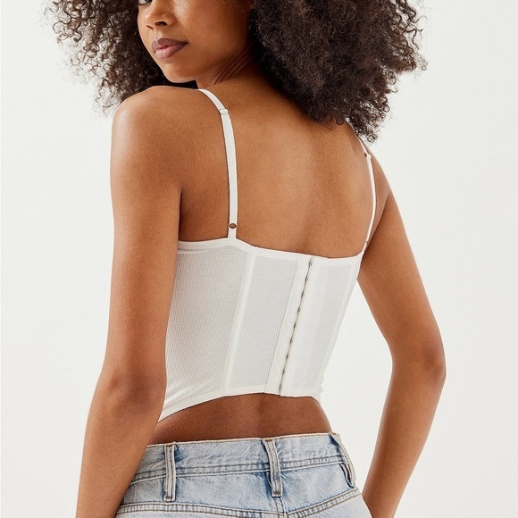 Urban Outfitters Out From Under Modern Love
Ribbed eyelet ruffle Corset bustier - Picture 2 of 8